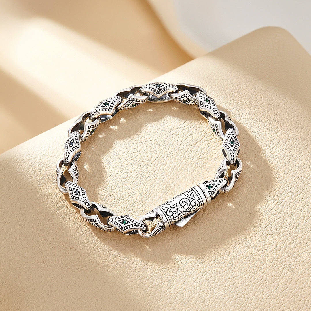 The Guardian Clasp | Men&
