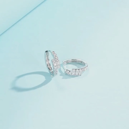 Prm8106: The Moissanite Comet Huggie Hoops