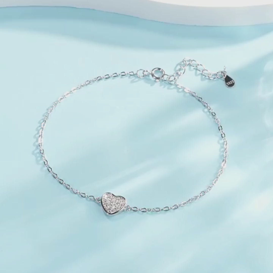 Prm9121: The Pavé Heart Devotion Bracelet