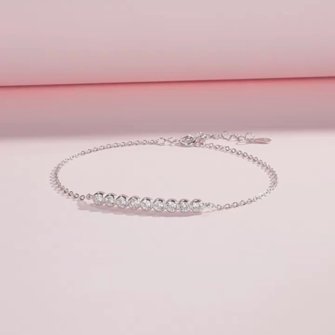 Prm9115: The Moissanite Horizon Bracelet