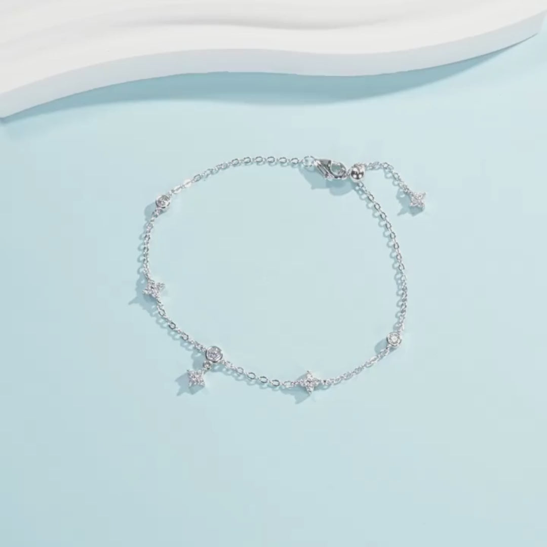 Prm9114: The Twinkling Charm Bracelet